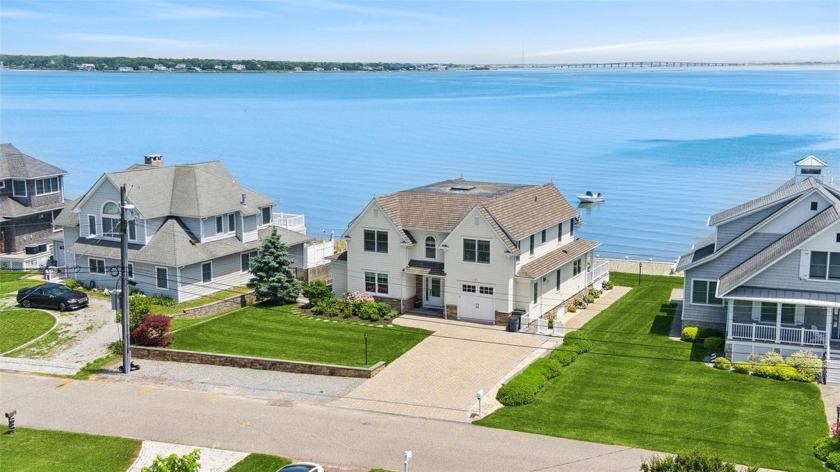 Experience the perfect blend of comfort, luxury, and waterfront - Beach Home for sale in East Quogue, New York on Beachhouse.com