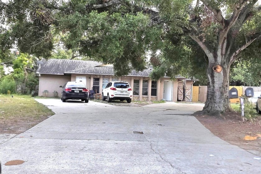Income-producing duplex in Bradenton featuring two spacious - Beach Townhome/Townhouse for sale in Bradenton, Florida on Beachhouse.com
