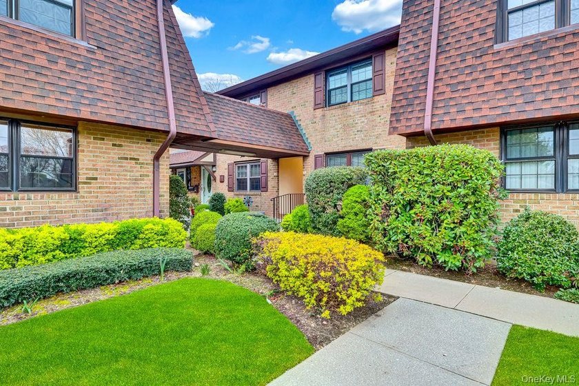 Welcome To the Beautiful Waterfront Gated Community of The - Beach Condo for sale in Copiague, New York on Beachhouse.com