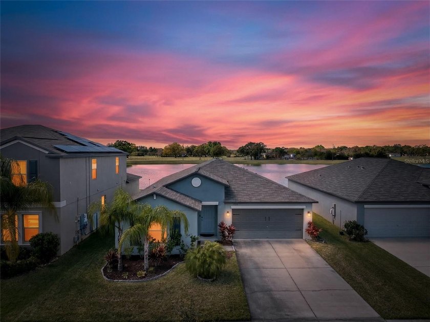 Under contract-accepting backup offers. Welcome to 3713 Romano - Beach Home for sale in Tampa, Florida on Beachhouse.com