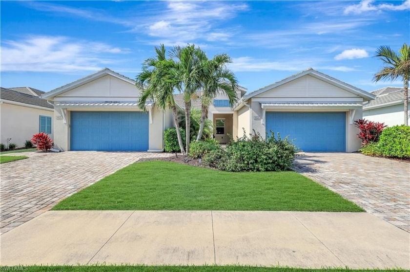 Welcome home to this charming 2 bedroom villa plus den, 2 car - Beach Home for sale in Naples, Florida on Beachhouse.com