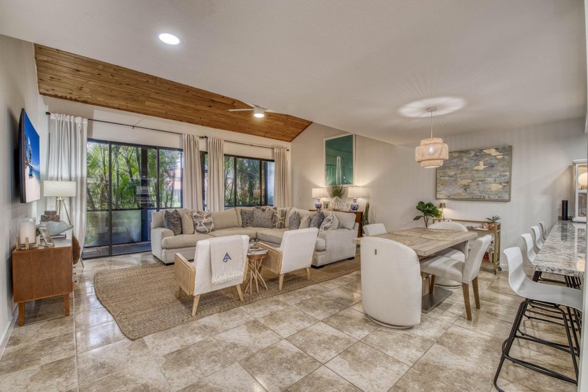 Discover comfort and charm in this well-maintained, light-filled - Beach Townhome/Townhouse for sale in Palm Beach Gardens, Florida on Beachhouse.com