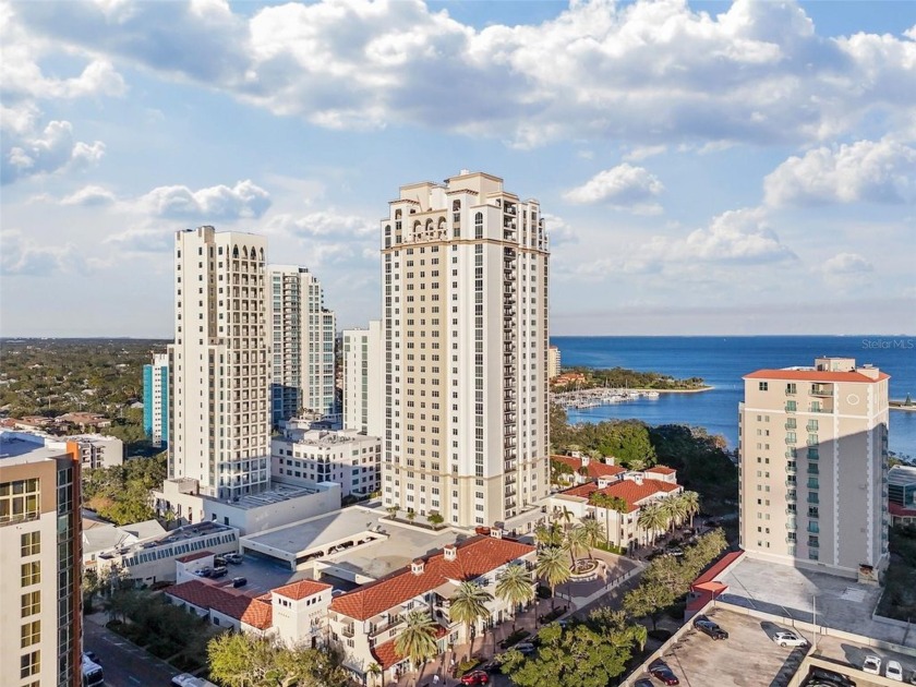 Welcome to Unit 401 at 300 Beach Drive NE, a distinguished - Beach Condo for sale in St. Petersburg, Florida on Beachhouse.com