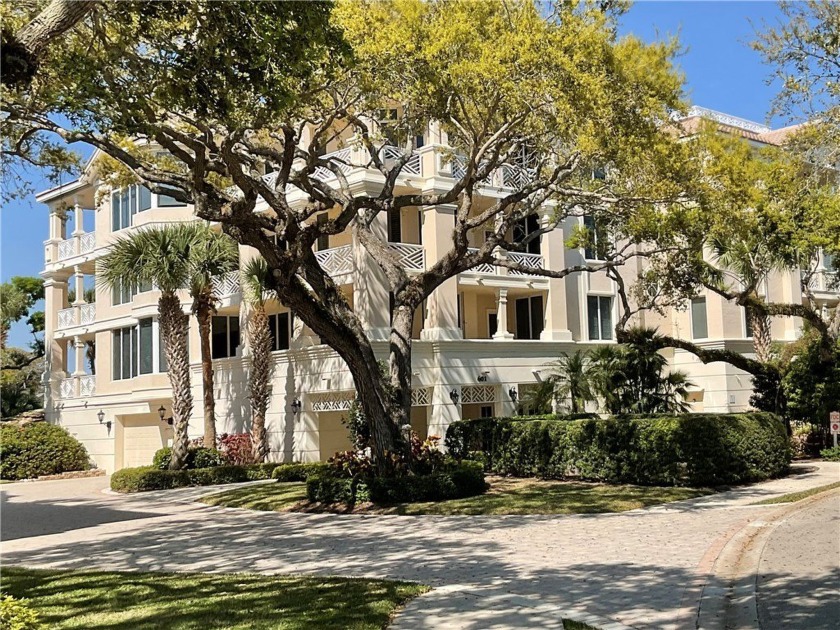 LUXURY CONDO at the ELEGANT RIVER CLUB at CARLTON - 270 degree - Beach Home for sale in Vero Beach, Florida on Beachhouse.com