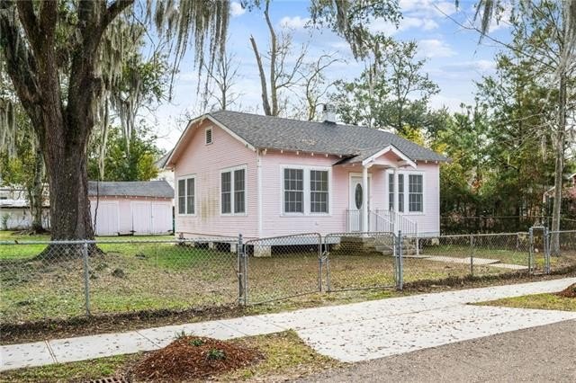 Discover the perfect blend of convenience and charm at 303 West - Beach Home for sale in Mandeville, Louisiana on Beachhouse.com