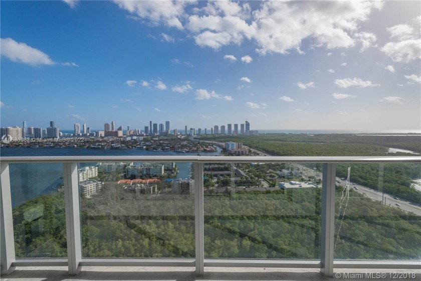 STUNNING VIEWS FROM THIS 1 BEDROOM + CLOSED DEN +  2 FULL - Beach Condo for sale in North Miami Beach, Florida on Beachhouse.com