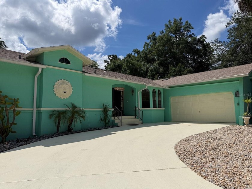 Welcome to waterfront living in the desirable Riverhaven Village - Beach Home for sale in Homosassa, Florida on Beachhouse.com