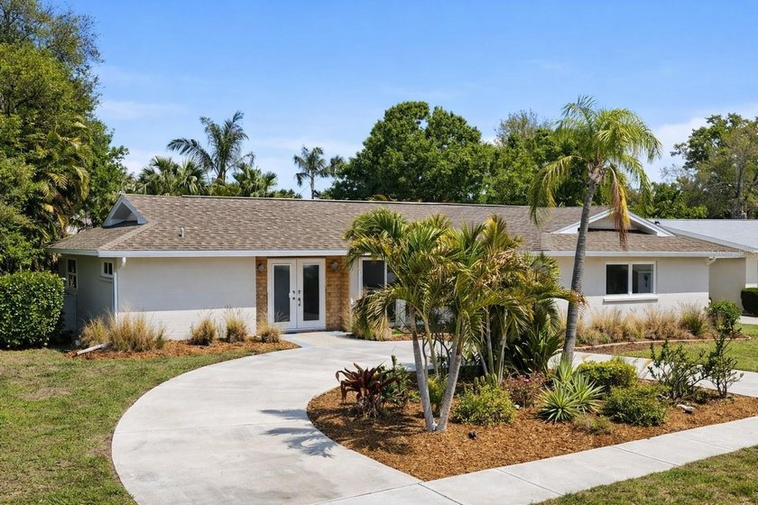 Under contract-accepting backup offers. Move-in ready and - Beach Home for sale in Sarasota, Florida on Beachhouse.com
