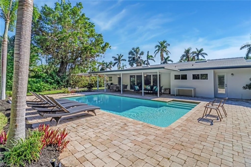 Recently renovated and completely move-in-ready! This cozy Olde - Beach Home for sale in Naples, Florida on Beachhouse.com