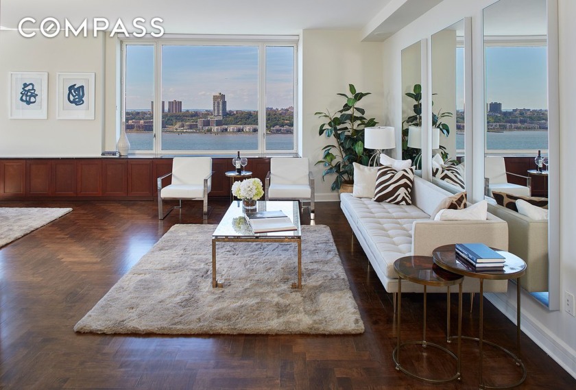 Spacious sun-filled tranquil combination 4 bedroom, 3 bathroom - Beach Condo for sale in New York, New York on Beachhouse.com