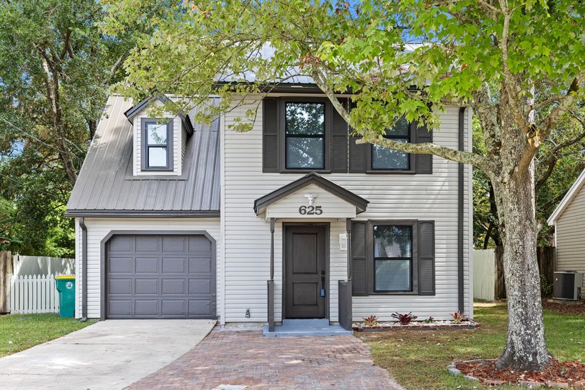 CHARMING FULLY RENOVATED HOME IN THE HEART OF FORT WALTON BEACH - Beach Home for sale in Fort Walton Beach, Florida on Beachhouse.com