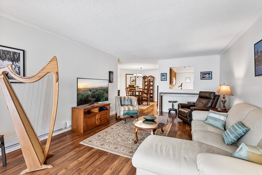 Welcome to Champlain Manor. This friendly community is ready to - Beach Condo for sale in White Rock, British Columbia on Beachhouse.com