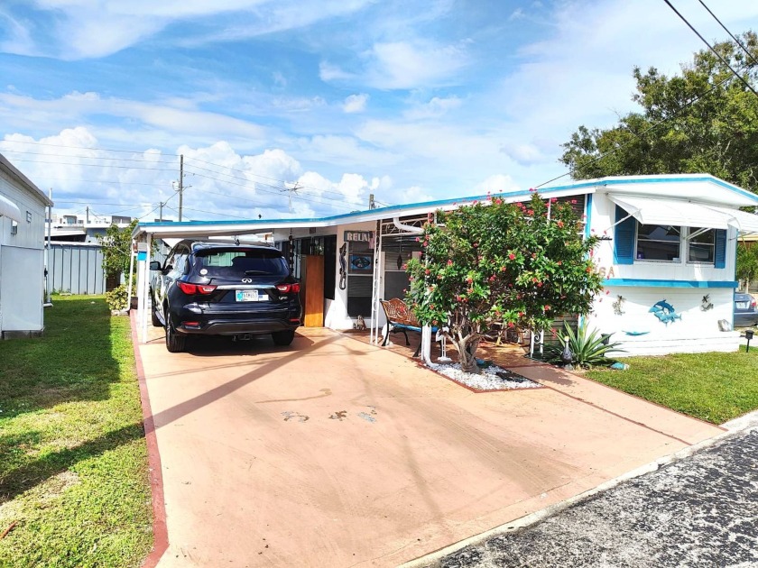 WOW!! ONLY $598/mo LOT RENT. 2 BIG BEDROOMS and 1 FULL BATH - Beach Home for sale in St. Petersburg, Florida on Beachhouse.com