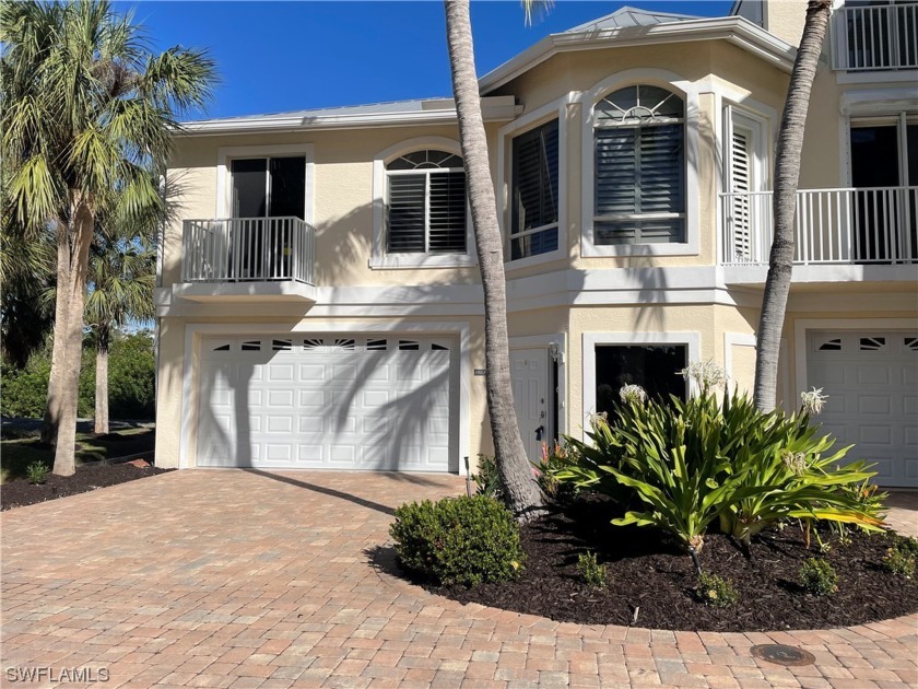 Live the Waterfront Dream in this Spacious Condo. Unwind in - Beach Condo for sale in Fort Myers Beach, Florida on Beachhouse.com