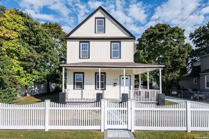 Convenient Location! Fully Renovated 4-Bedroom Home on a 7,492 - Beach Home for sale in Freeport, New York on Beachhouse.com