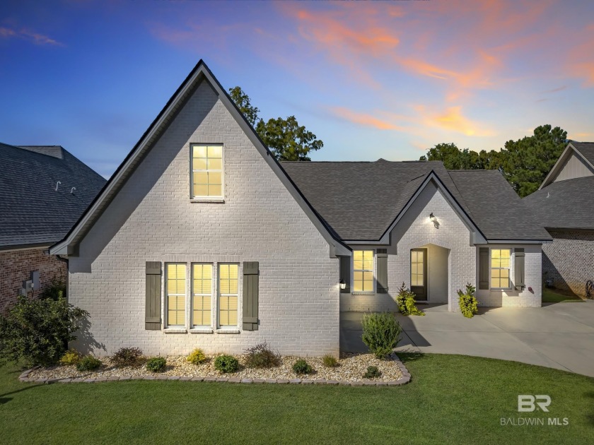 Welcome to The Grove in Craft Farms! This beautifully updated - Beach Home for sale in Gulf Shores, Alabama on Beachhouse.com