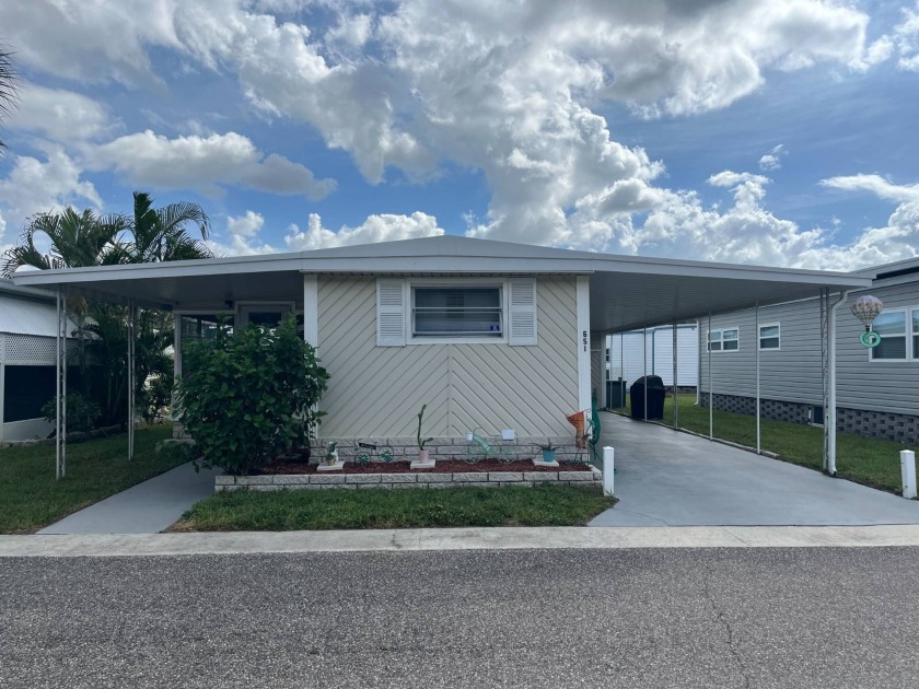 Well-kept, move-in ready 60-foot single in desirable - Beach Home for sale in Largo, Florida on Beachhouse.com