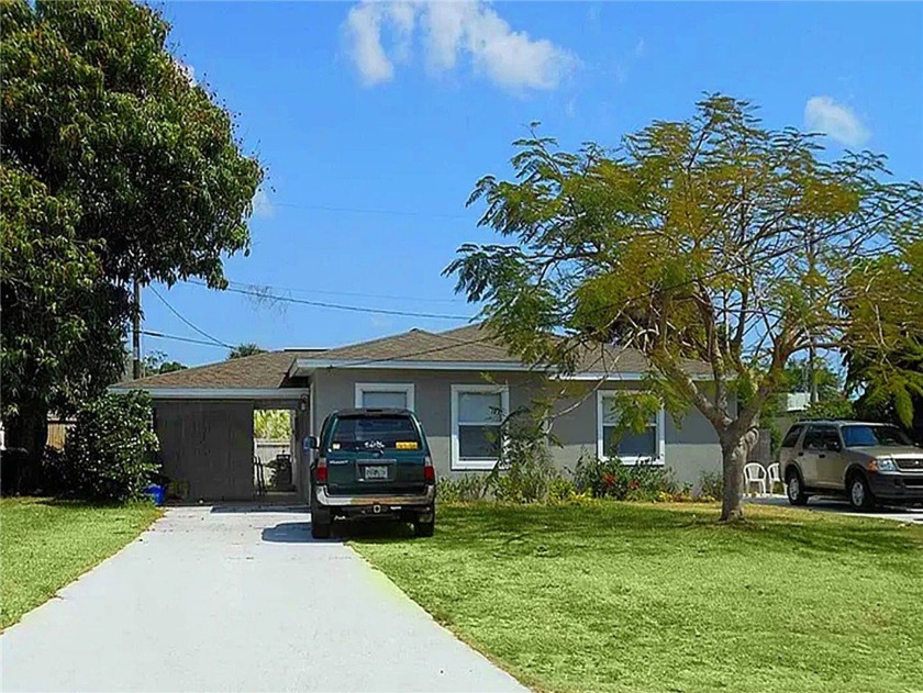 Fantastic Duplex Downtown Location. 1248 2/1  - 1246 1/1. MF - Beach Home for sale in Vero Beach, Florida on Beachhouse.com