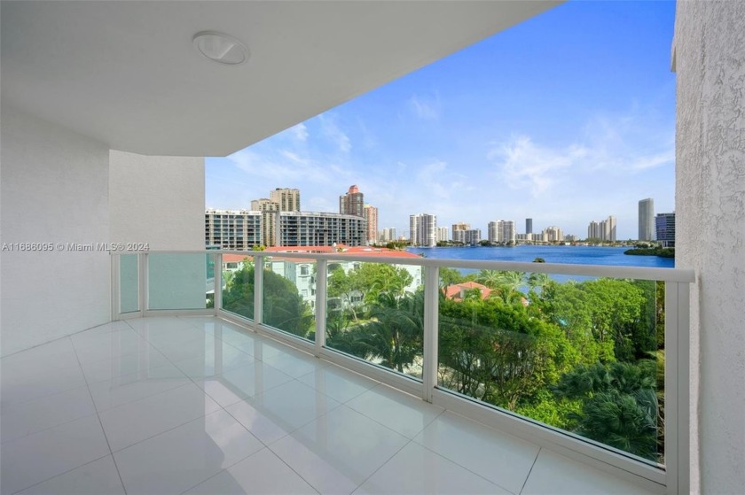 THIS EXPANSIVE RESIDENCE OFFERS REFINED LIVING IN THE LUXURY - Beach Condo for sale in Aventura, Florida on Beachhouse.com