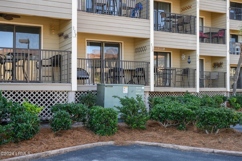 Tastefully renovated and decorated unit ready to hit the rental - Beach Condo for sale in Hilton Head Island, South Carolina on Beachhouse.com