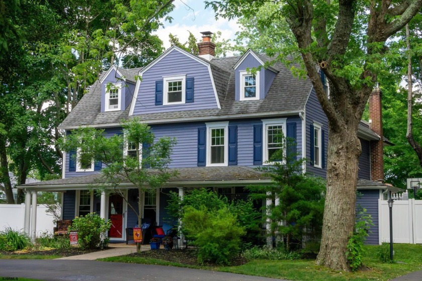 This Grande Dutch Coastal Colonial home in Linwood, NJ will take - Beach Home for sale in Linwood, New Jersey on Beachhouse.com