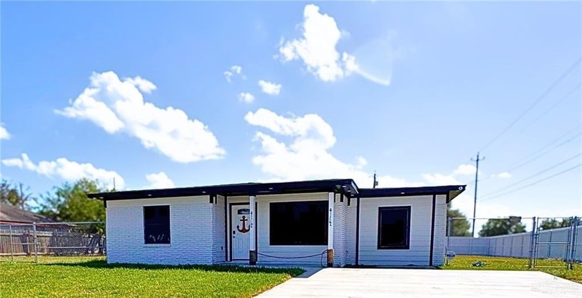 Step inside and enjoy a modern, functional split layout - Beach Home for sale in Port Isabel, Texas on Beachhouse.com