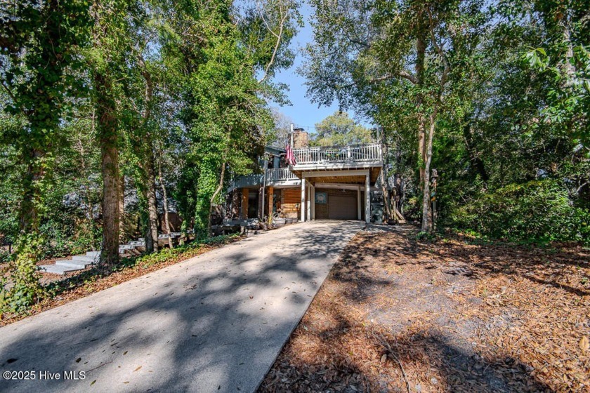 Nestled in the picturesque Pine Knoll Shores of North Carolina - Beach Home for sale in Pine Knoll Shores, North Carolina on Beachhouse.com