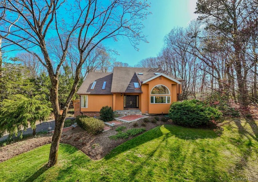 Homes on desirable Ernest Court are rare to hit the market-do - Beach Home for sale in Kings Park, New York on Beachhouse.com