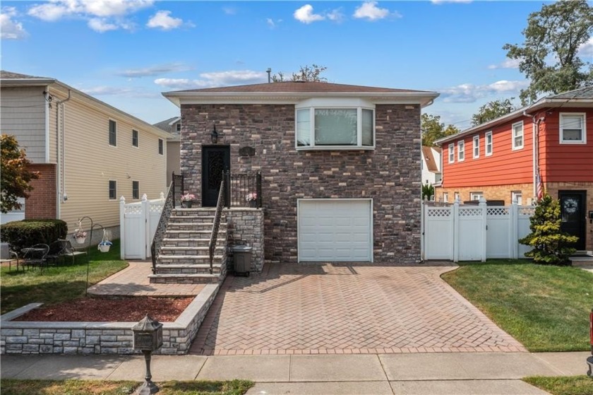 Great opportunity to own this fully detached single family home - Beach Home for sale in Staten  Island, New York on Beachhouse.com