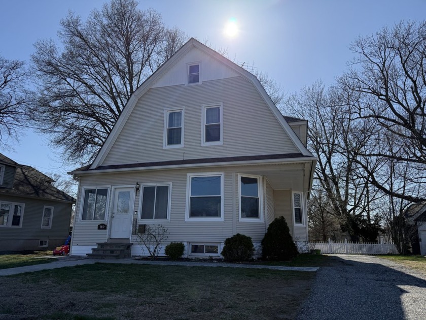 RARE OFFERING!!! WELCOME to this Beautiful 3BD/2BR colonial home - Beach Home for sale in Stratford, Connecticut on Beachhouse.com