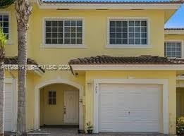 BEAUTIFUL 2 BEDROOM, 2.5 BATH TOWHOUSE FEATURING WOOD LAMINATE - Beach Townhome/Townhouse for sale in West Palm Beach, Florida on Beachhouse.com