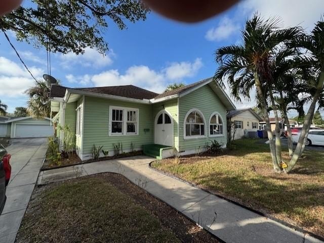 Duplex Unit with 2 bedrooms 2 baths and central AC. Third unit - Beach Lot for sale in Pompano Beach, Florida on Beachhouse.com
