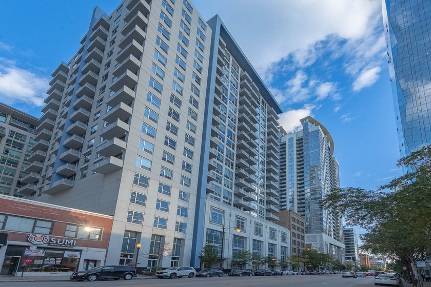 TURN-KEY TREASURE in the heart of South Loop! Live in one of - Beach Condo for sale in Chicago, Illinois on Beachhouse.com
