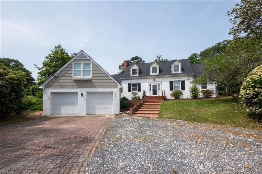 The best of both worlds! Just 3 blocks to the North End beaches - Beach Home for sale in Virginia Beach, Virginia on Beachhouse.com