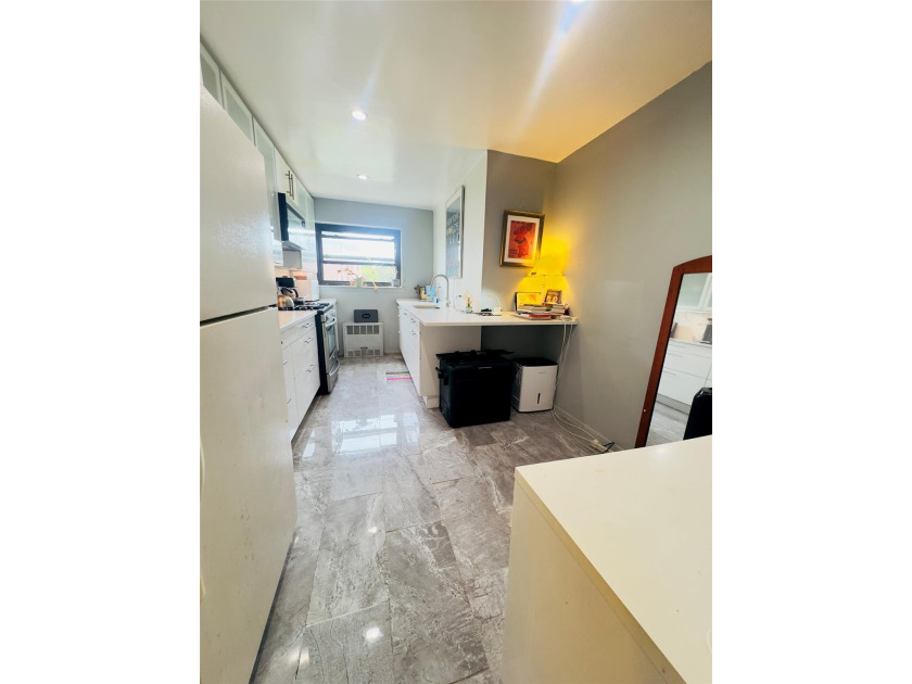 Located in a beautiful and well-maintained co-op building in the - Beach Home for sale in Flushing, New York on Beachhouse.com