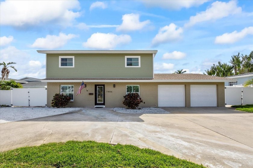 Some photos are Virtually Staged. REMODELED AND READY TO MOVE - Beach Home for sale in St. Petersburg, Florida on Beachhouse.com
