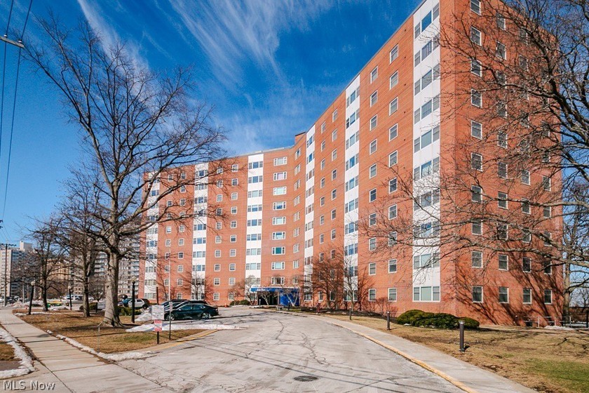 Enjoy effortless high-rise living in this 10th-floor condo at - Beach Condo for sale in Lakewood, Ohio on Beachhouse.com