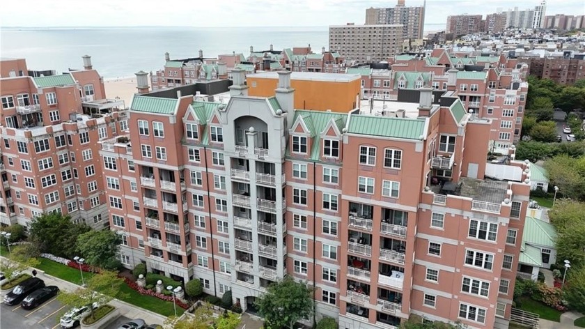 OCEANA CONDOMINIUM  CLUB. Waterfront Resort- Community in South - Beach Condo for sale in Brooklyn, New York on Beachhouse.com