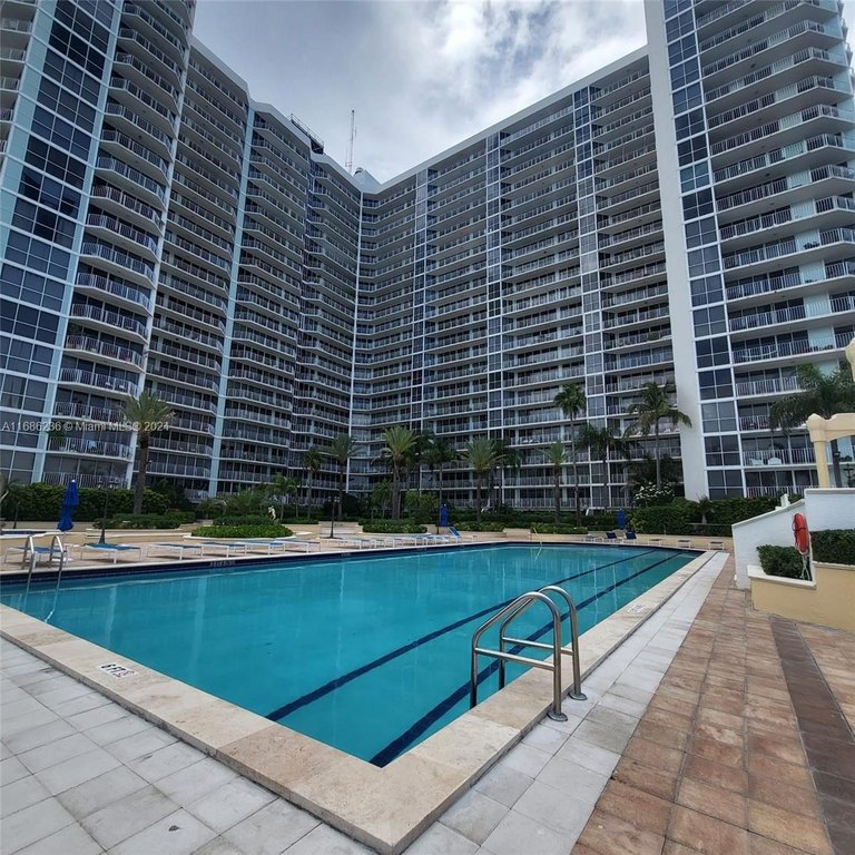 This 3 bedrooms and 3 baths corner unit in North Bay Village!!! - Beach Condo for sale in North Bay Village, Florida on Beachhouse.com