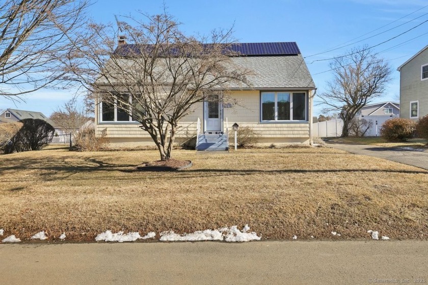 Nestled just three blocks from Short Beach, this charming Cape - Beach Home for sale in Stratford, Connecticut on Beachhouse.com