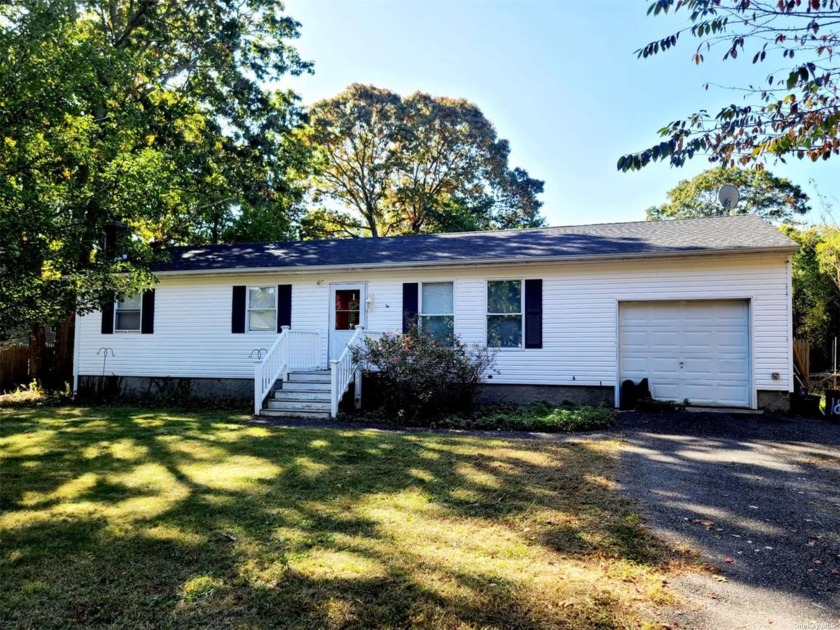 Ranch Home with 3 Bedrooms,1 Full Bathroom, Full Unfinished - Beach Home for sale in Shirley, New York on Beachhouse.com