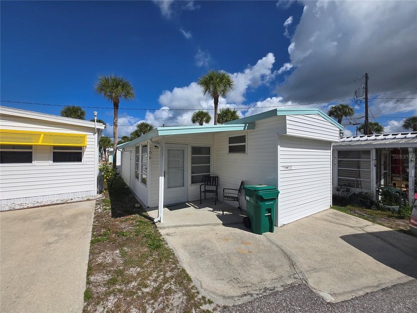 Location, location, location! Welcome to Gulf to Bay living on - Beach Home for sale in Englewood, Florida on Beachhouse.com