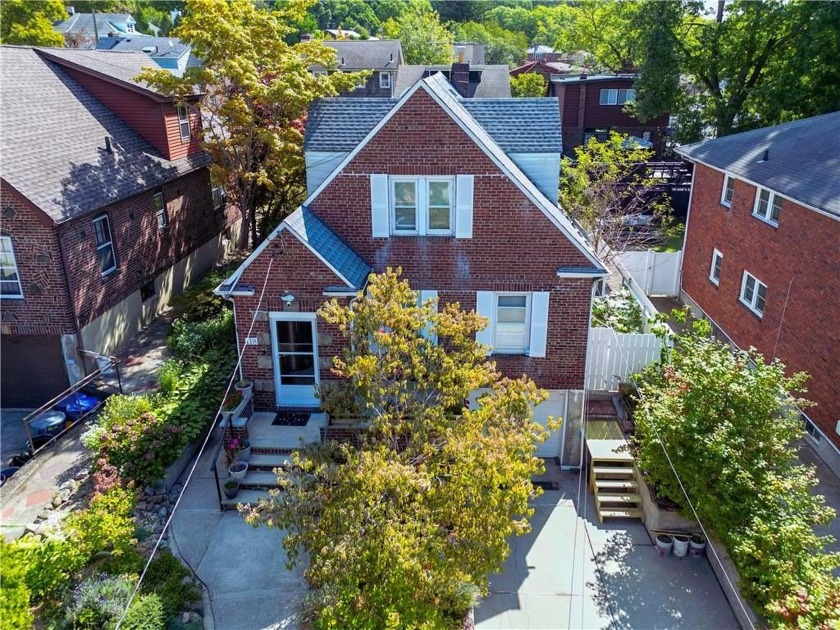 Rare-Find Fully Detached Single Family Brick Built in Excellent - Beach Home for sale in Staten  Island, New York on Beachhouse.com