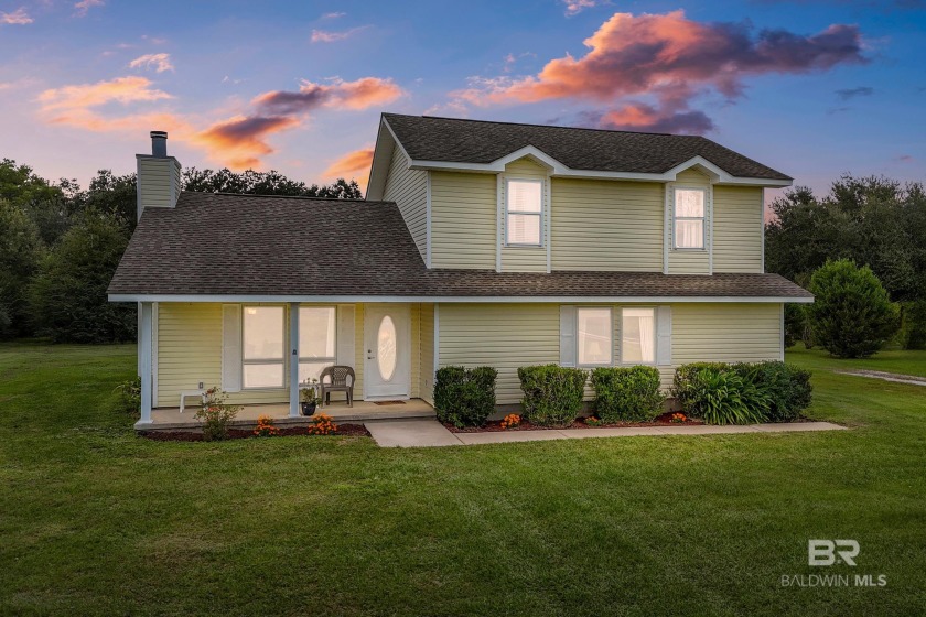 Absolutely stunning and custom built!!! Traditional farmhouse - Beach Home for sale in Lillian, Alabama on Beachhouse.com