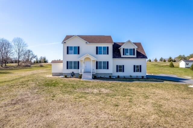 Welcome to your dream Saco home with 3 spacious bedrooms, 2.5 - Beach Home for sale in Saco, Maine on Beachhouse.com