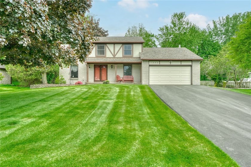 EXCEPTIONAL!!! LOVINGLY CARED FOR by PROUD OWNERS of 39 YEARS! - Beach Home for sale in Webster, New York on Beachhouse.com