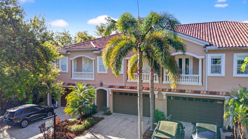 Live just blocks from iconic Bayshore Boulevard in the heart of - Beach Townhome/Townhouse for sale in Tampa, Florida on Beachhouse.com