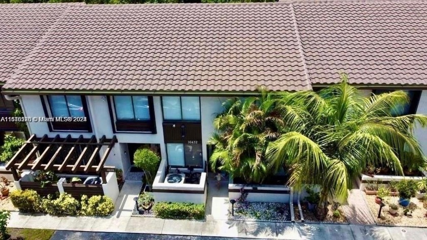 This townhome has three bedrooms, two bathrooms, wood and - Beach Condo for sale in North Miami Beach, Florida on Beachhouse.com