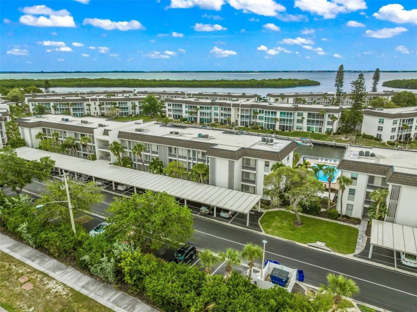 Welcome home to Longboat Harbour! Gorgeous Longboat Key condo - Beach Condo for sale in Longboat Key, Florida on Beachhouse.com