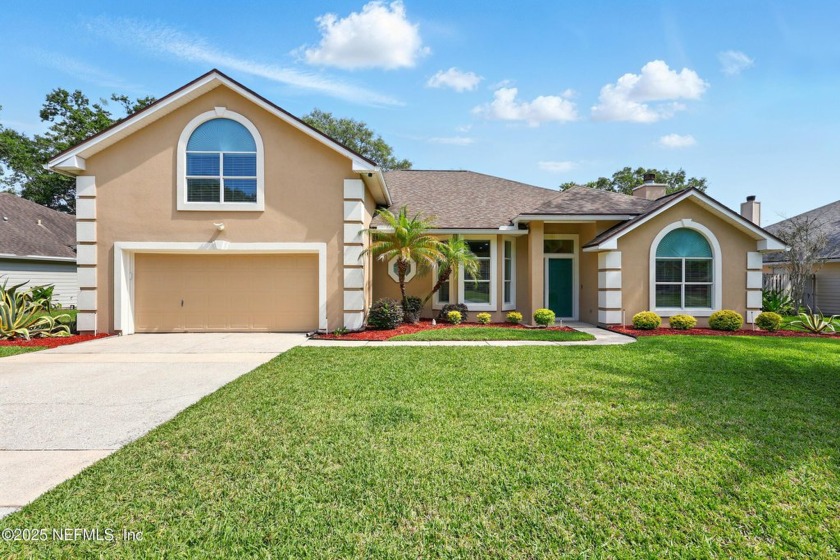 Truly move in ready, this extremely well maintained lakefront - Beach Home for sale in Saint Johns, Florida on Beachhouse.com
